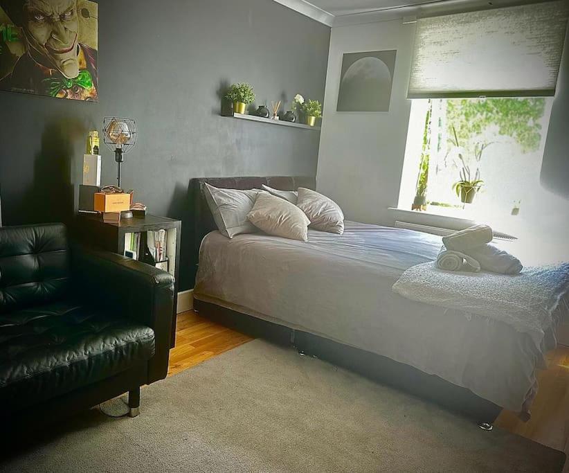 Stunning Luxury Croydon Apartment Gatwick Airport Close Purley Eksteriør billede