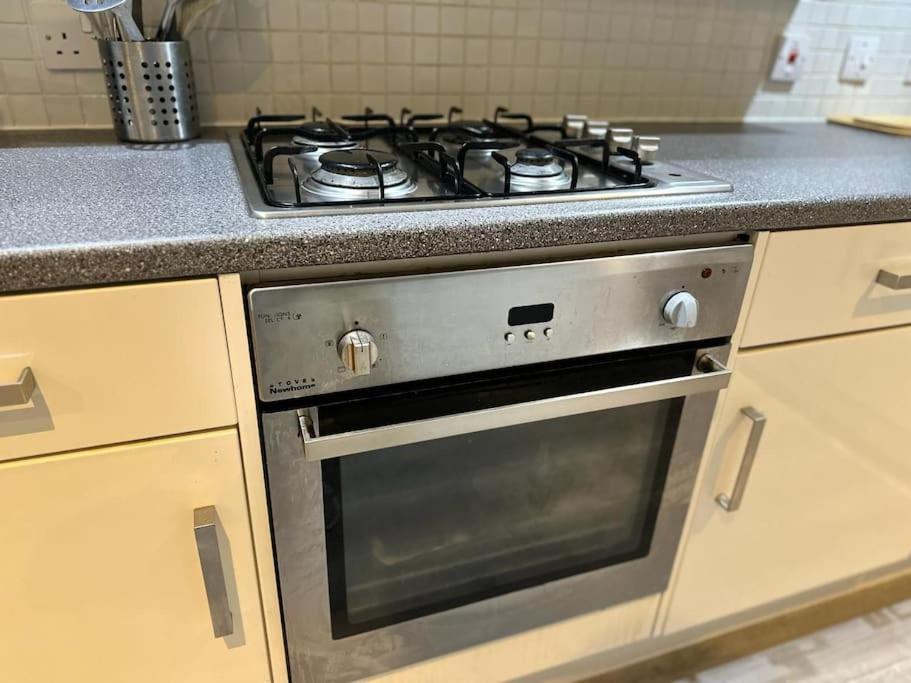 Stunning Luxury Croydon Apartment Gatwick Airport Close Purley Eksteriør billede