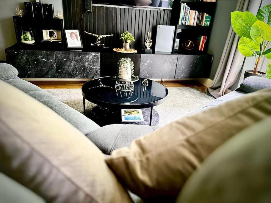 Stunning Luxury Croydon Apartment Gatwick Airport Close Purley Eksteriør billede