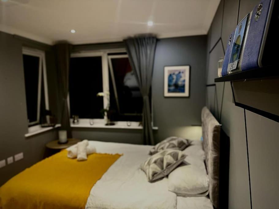 Stunning Luxury Croydon Apartment Gatwick Airport Close Purley Eksteriør billede