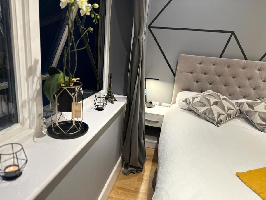 Stunning Luxury Croydon Apartment Gatwick Airport Close Purley Eksteriør billede
